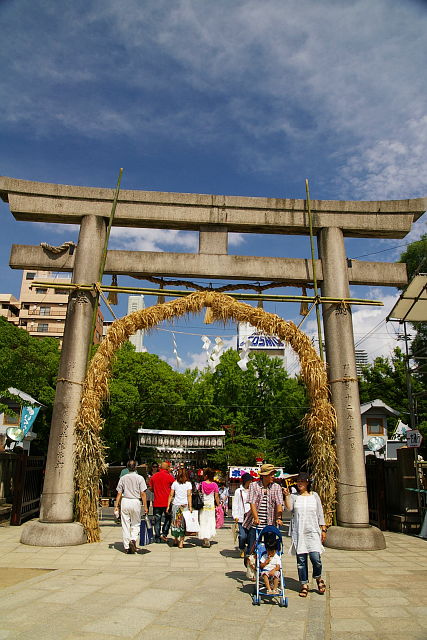 20090712-ikutama-torii.jpg