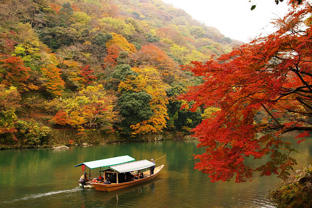 20091123-arashiyama-boat02.jpg