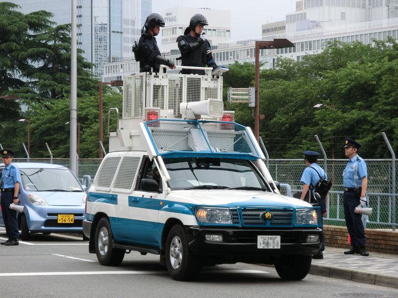 20110619-police-01.jpg