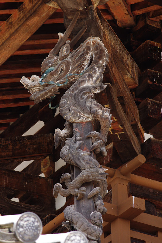 20150418-horyuji-kondou-dragon.jpg