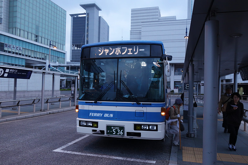 20170419-takamatsu-station-ferrybus.jpg