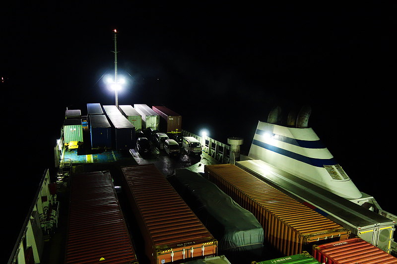 20190924-ferry-container.jpg
