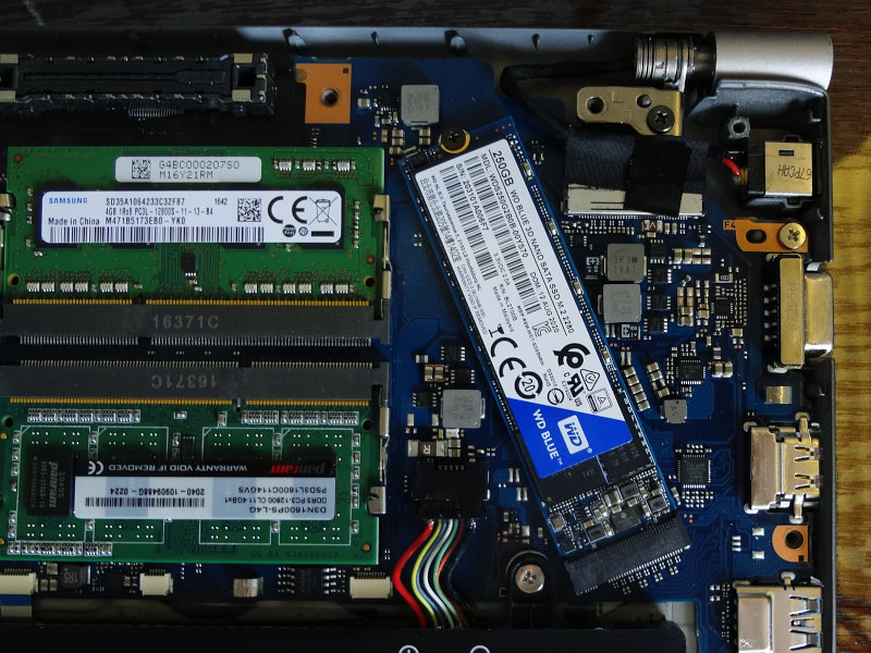 dynabook R63/UのM.2 SATA SSDを128GBから256GBに換装 (r271-635)