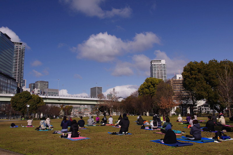20220320-nakanoshimapark-yoga.jpg