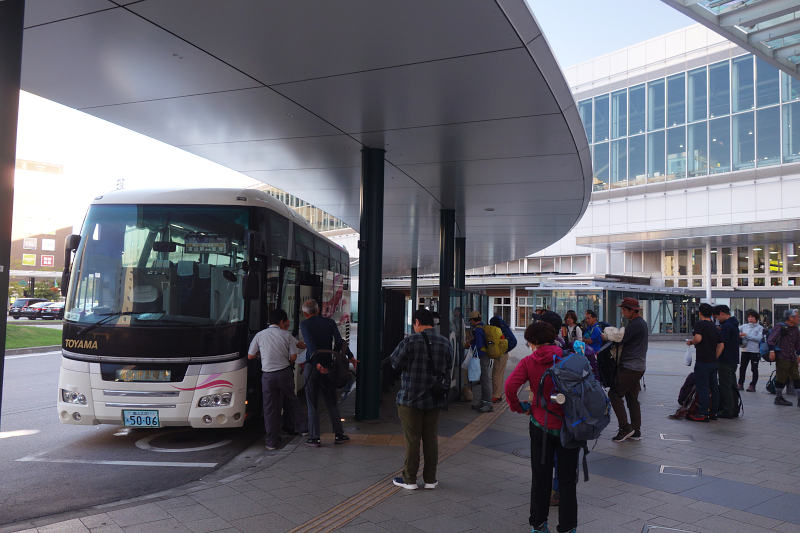 20230524-bus-toyamaeki-titetu.jpg