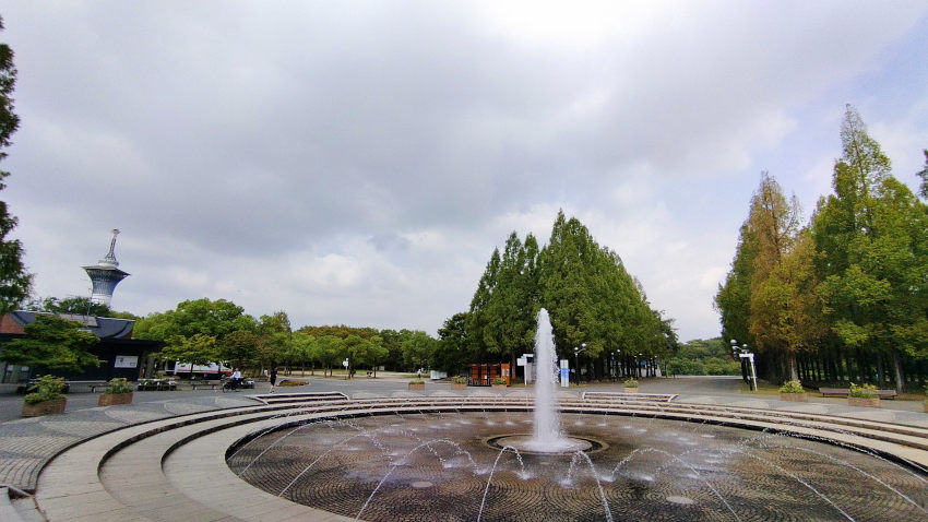 鶴見緑地 中央噴水 20250829-tyuoufunsui.jpg