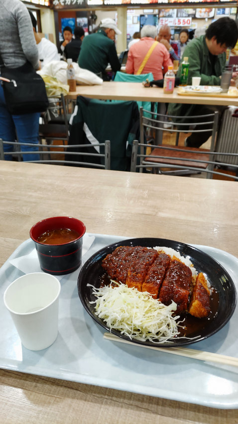 みそカツ丼 1,100円。ご飯が少なく、味は濃すぎる 20251021-jetty-kuraichi-misokatsu.jpg