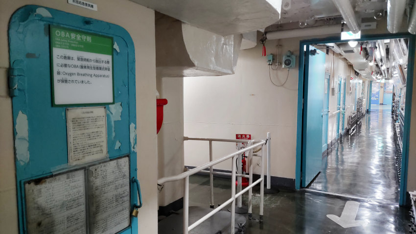 砕氷艦(南極観測船)ふじ 第一甲板の前部応急用具庫 20251021-saihyoukan-fuji-14.jpg