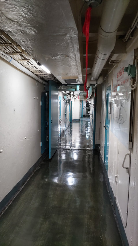 砕氷艦(南極観測船)ふじ 第二甲板 右舷側通路 20251021-saihyoukan-fuji-23.jpg