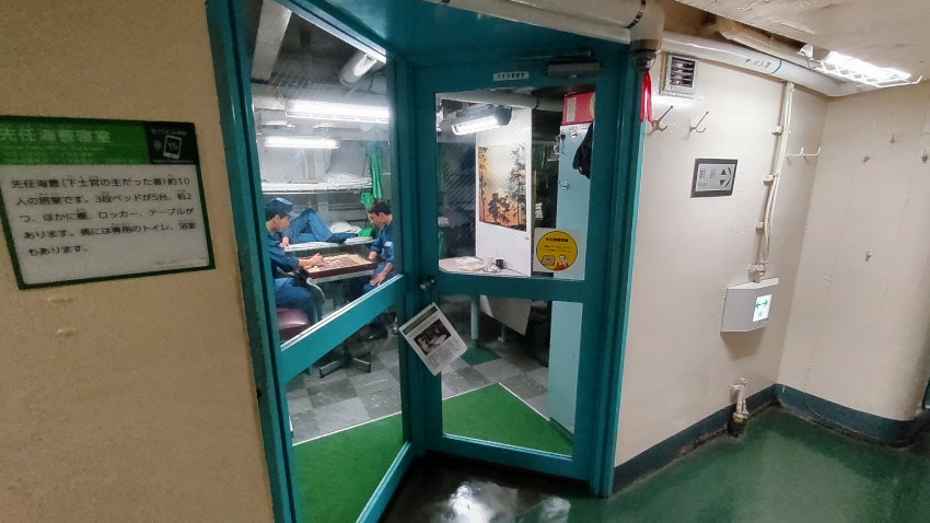 砕氷艦(南極観測船)ふじ 第二甲板の先任海曹寝室 20251021-saihyoukan-fuji-25.jpg