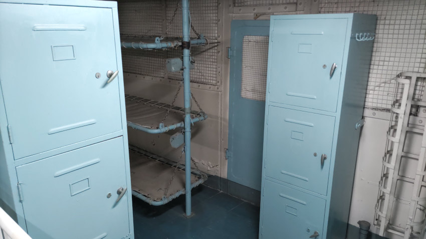 砕氷艦(南極観測船)ふじ 第2居住区のロッカー 20251021-saihyoukan-fuji-30.jpg