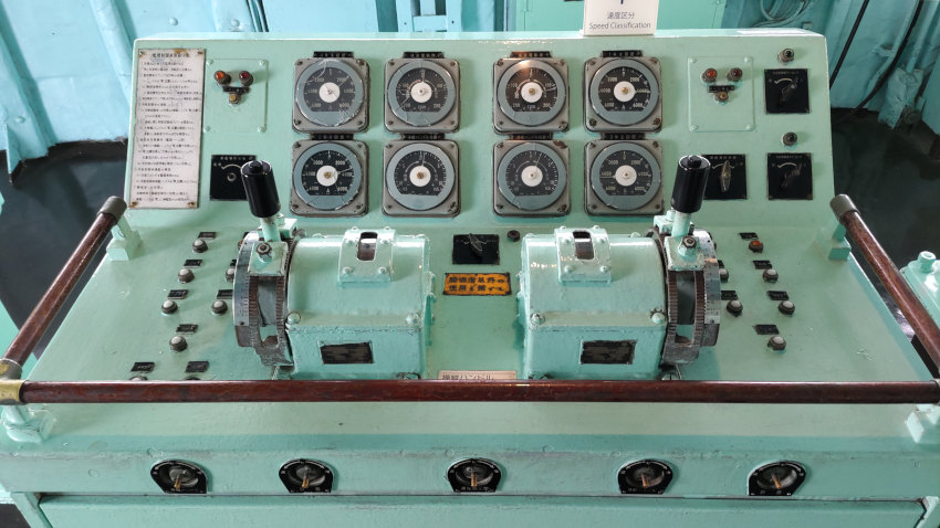 砕氷艦(南極観測船)ふじ 艦橋の速力通信機 20251021-saihyoukan-fuji-52.jpg