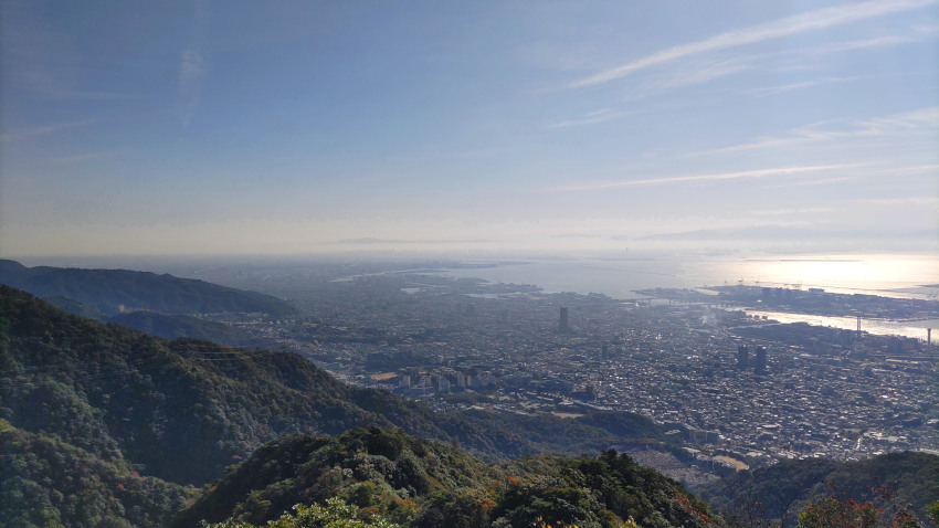 掬星台から阪神間・大阪平野方向の眺め 20251030-kikuseidai-03-view.jpg