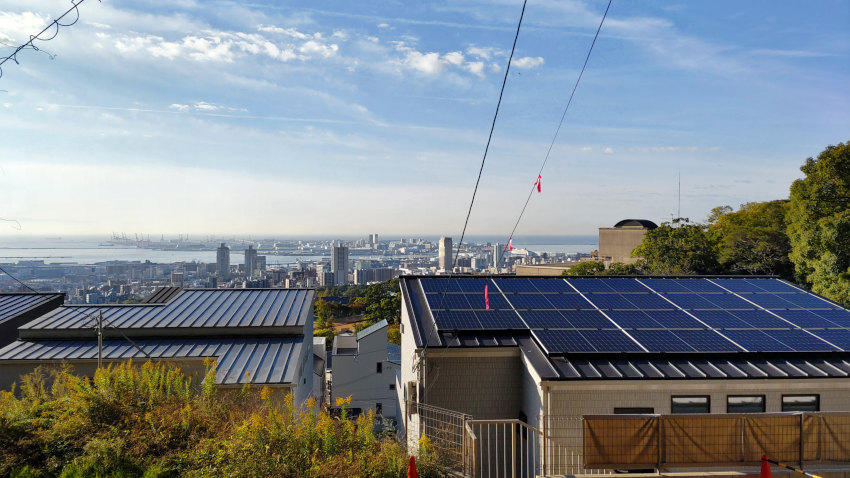 登山口からの眺め。ポートアイランドが見える 20251030-uenomichi-tozanguchi-view.jpg