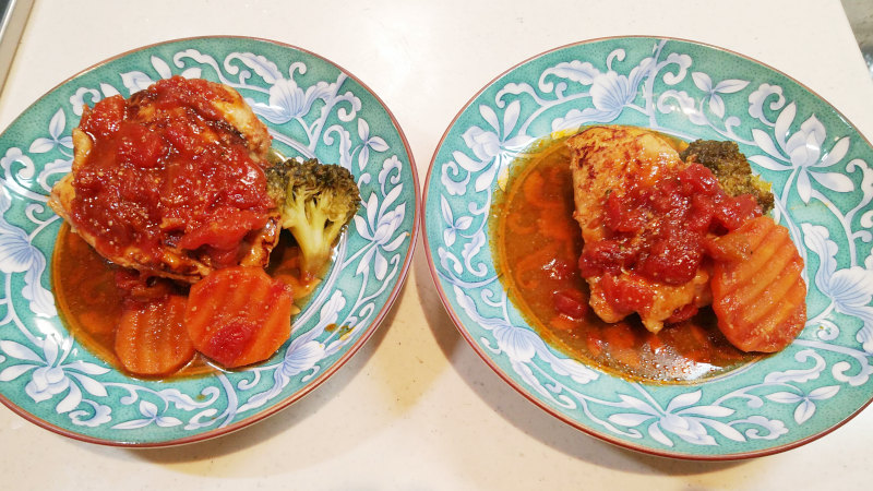 クリスマスには、ローストチキンのガーリック・トマトソース添え 20260102-xmas-chicken.jpg